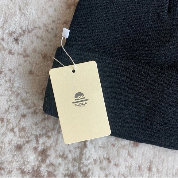 Black beanie - Picture 2 of 3